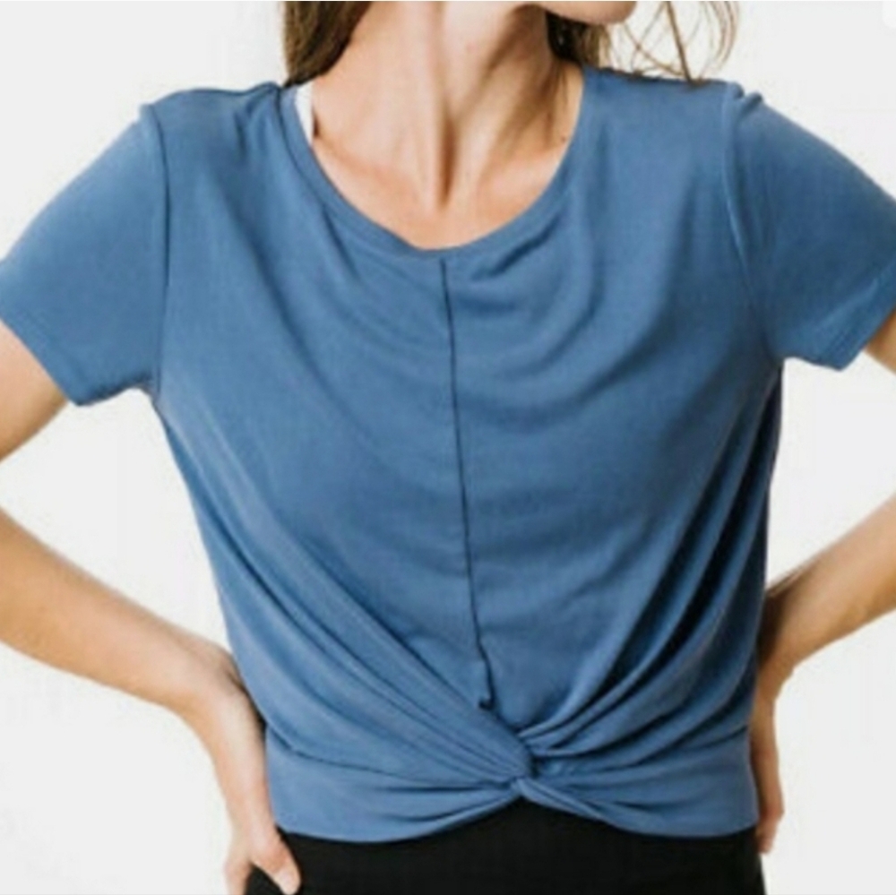 Zyia Active Calm Blue Swirl in the Front T Size Small